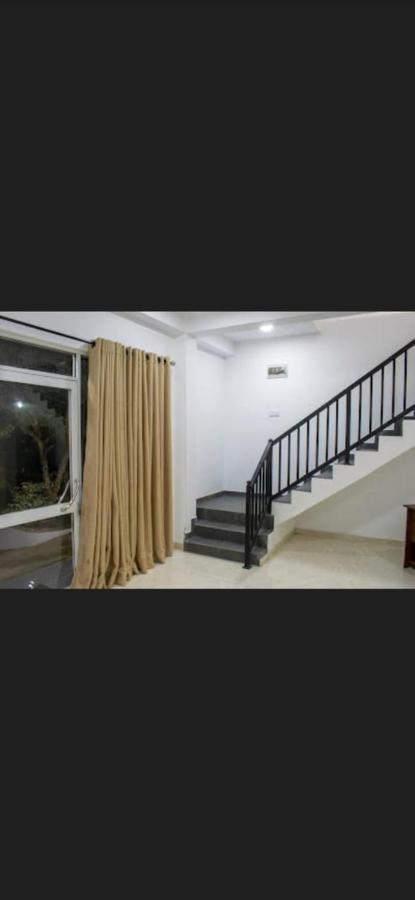 Pinnawala Elephant Front View Hotel Rambukkana Exterior photo